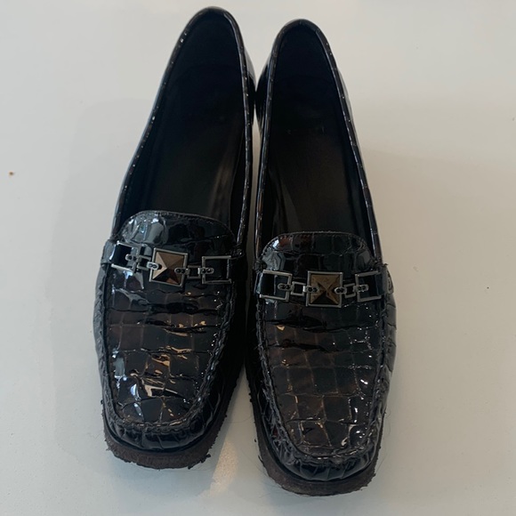 Stuart Weitzman size 9.5 narrow loafers - Picture 2 of 5